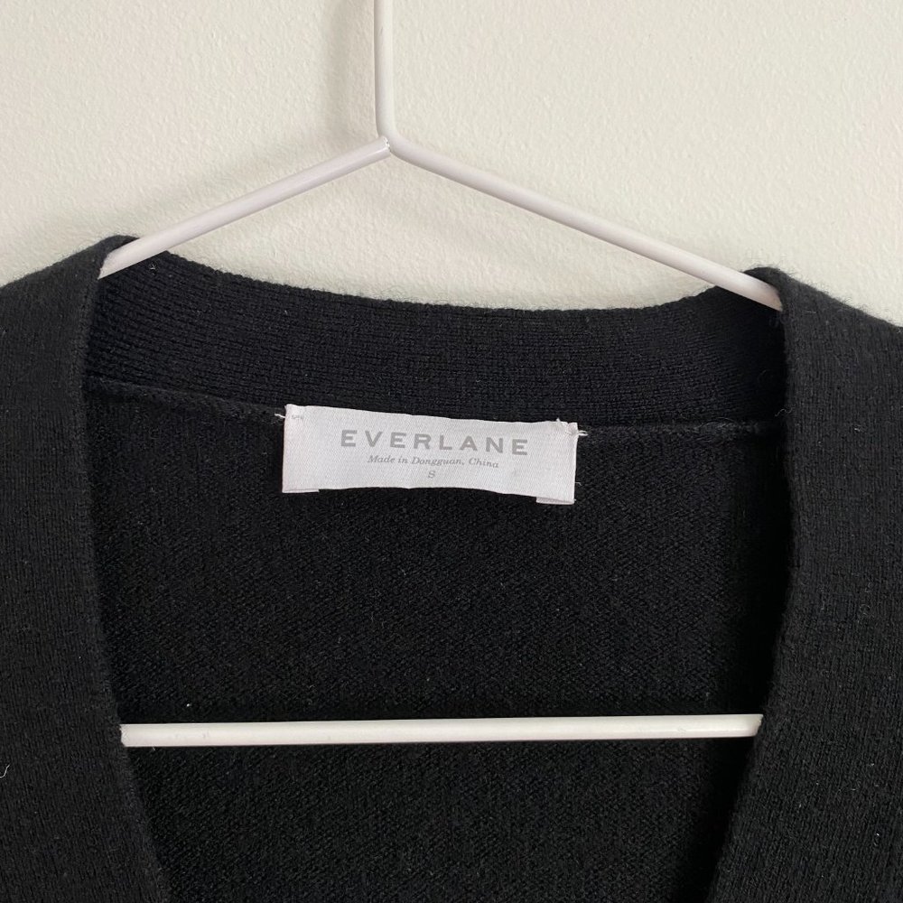 Everlane Cashmere Button Cardigan with Pockets - Picture 3 of 7